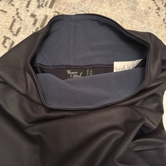 NWT Women with Control by Renee Greenstein leather look knee length skirt - Picture 9 of 11